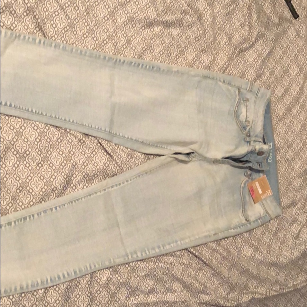 Jeans size 8 skinny low rise NWT